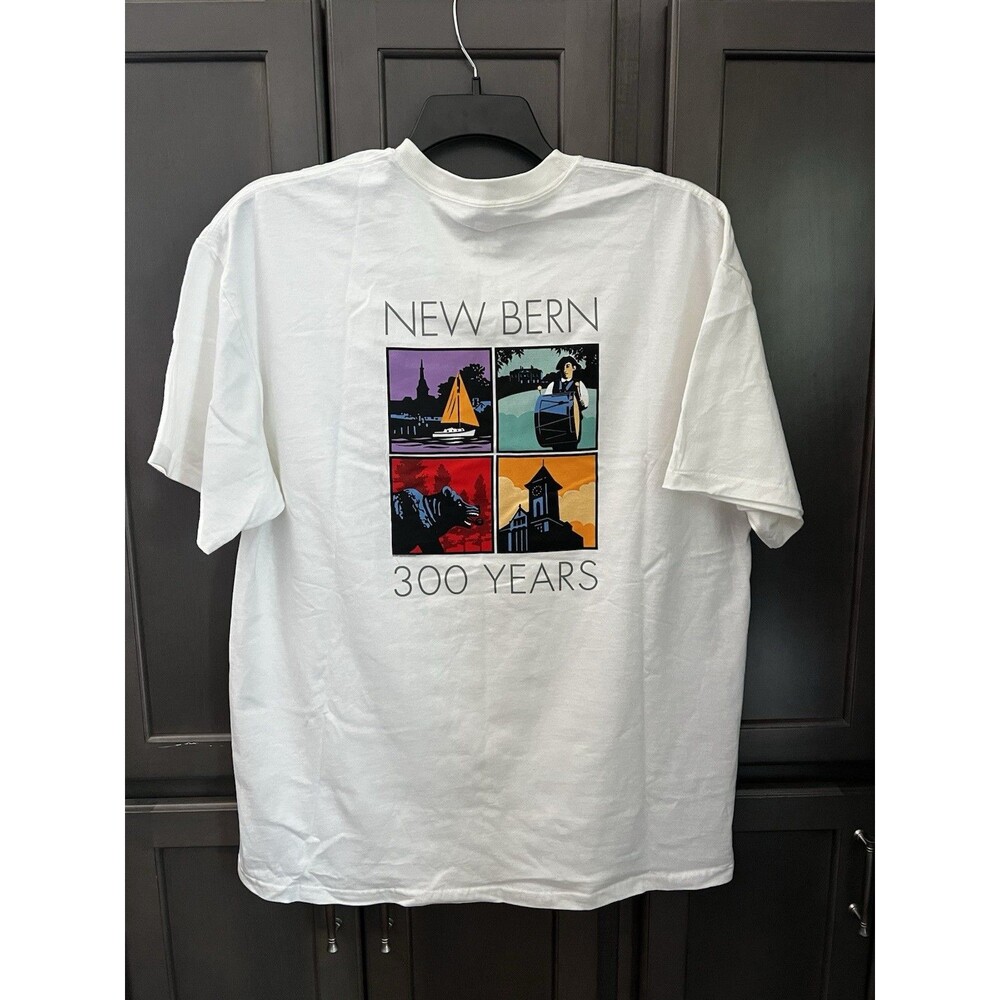New Bern, North Carolina 300 Years Anniversary White Men’s XL Hanes T-shirt